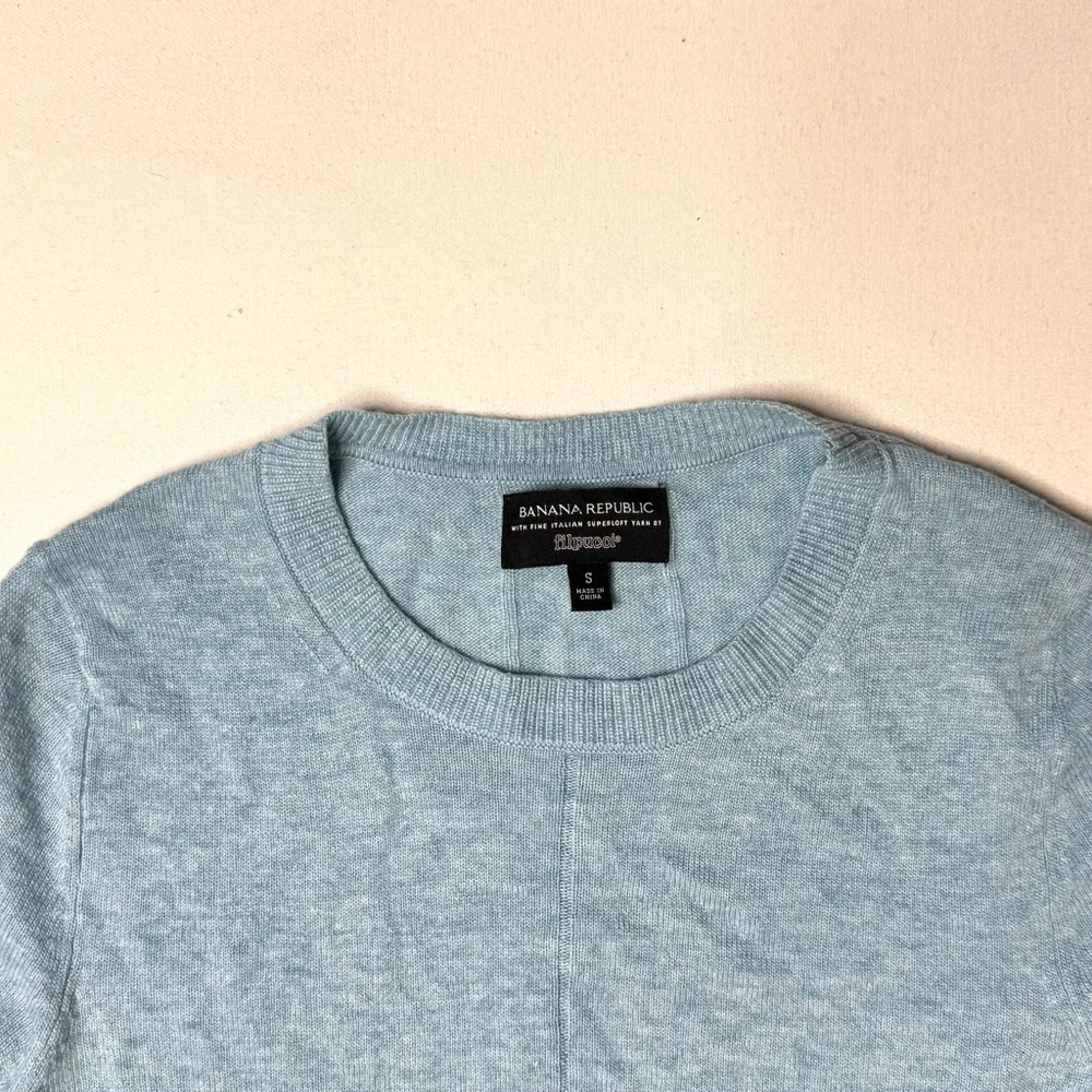 Banana Republic Light Blue Crewneck Morano Wool  Sweater Size Small